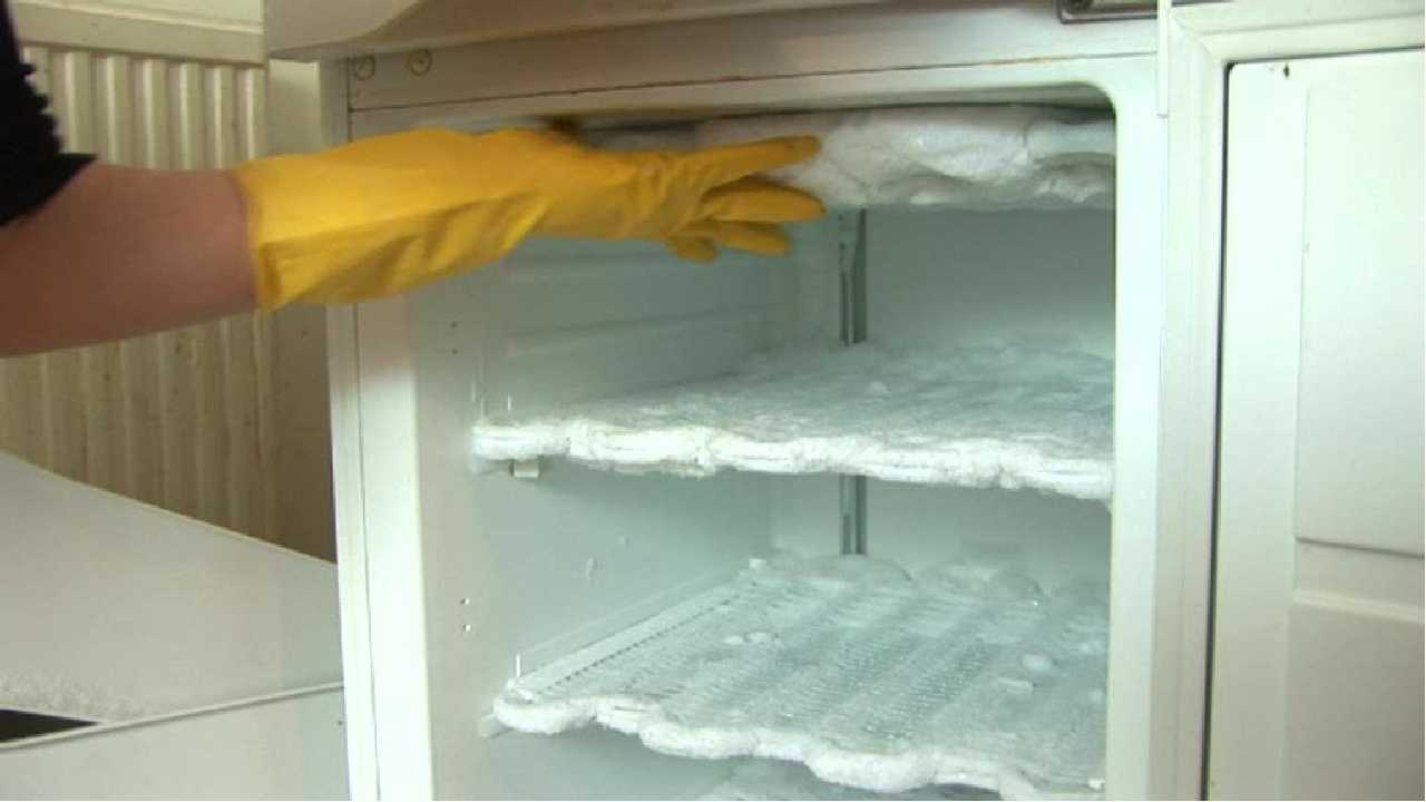 Правила разморозки морозильной камеры в холодильнике: время и периодичность разморозки, методы и запреты, пошаговая инструкция
