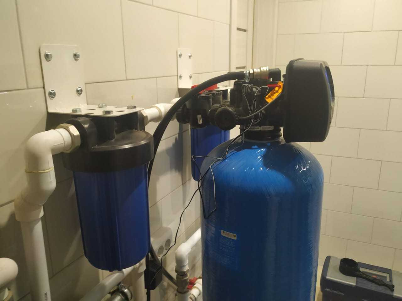 Фильтры для смягчения жесткой воды: для скважин и водопровода
