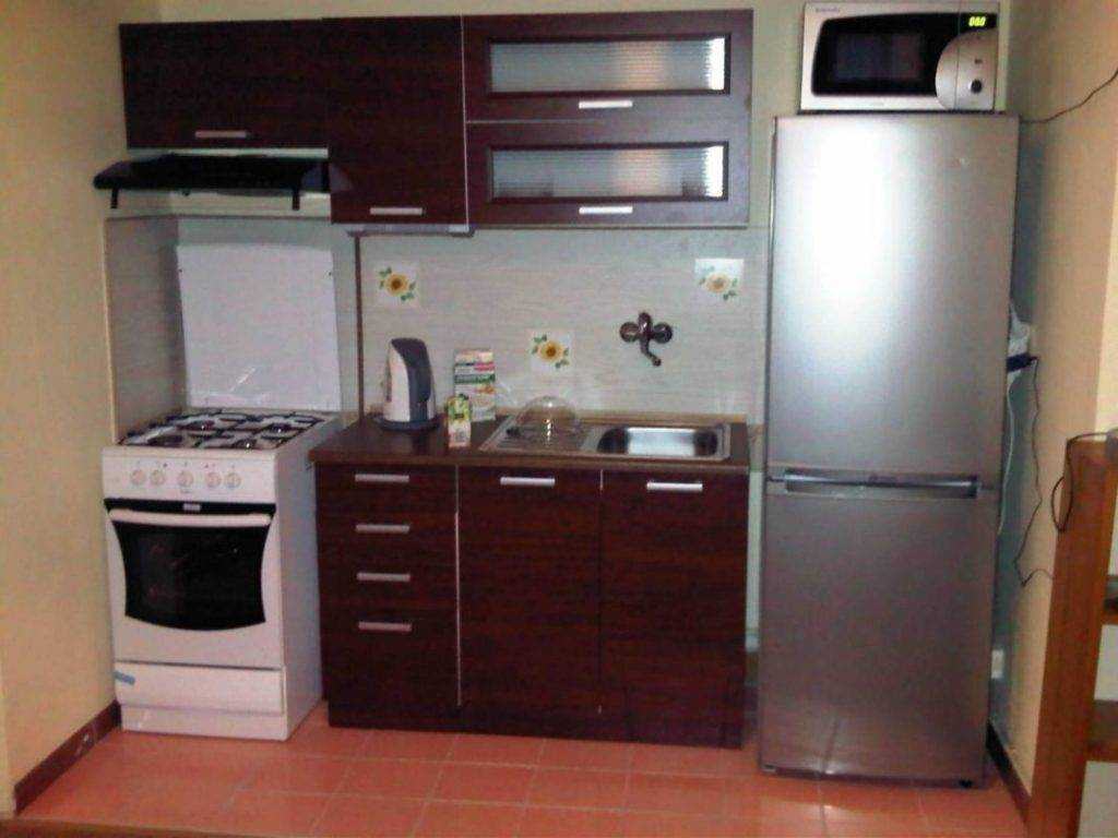Можно ли поставить микроволновую печь рядом с холодильником