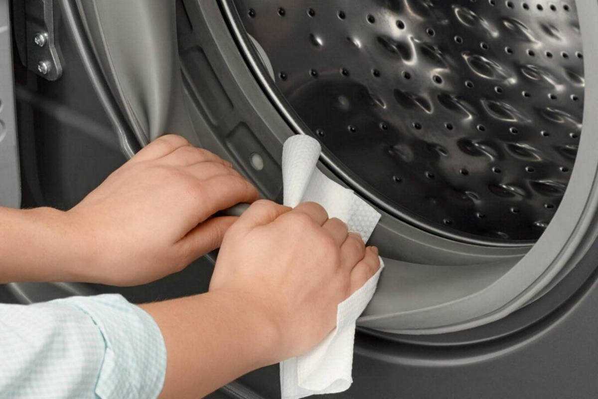 Как убрать неприятный запах из стиральной машины