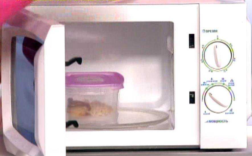 Какой пластик можно греть в микроволновке: опасные виды, посуда подходящая для печи