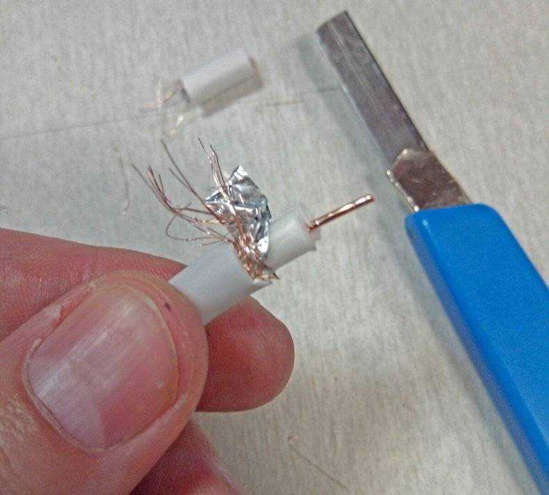 Как самостоятельно отремонтировать штекер наушников