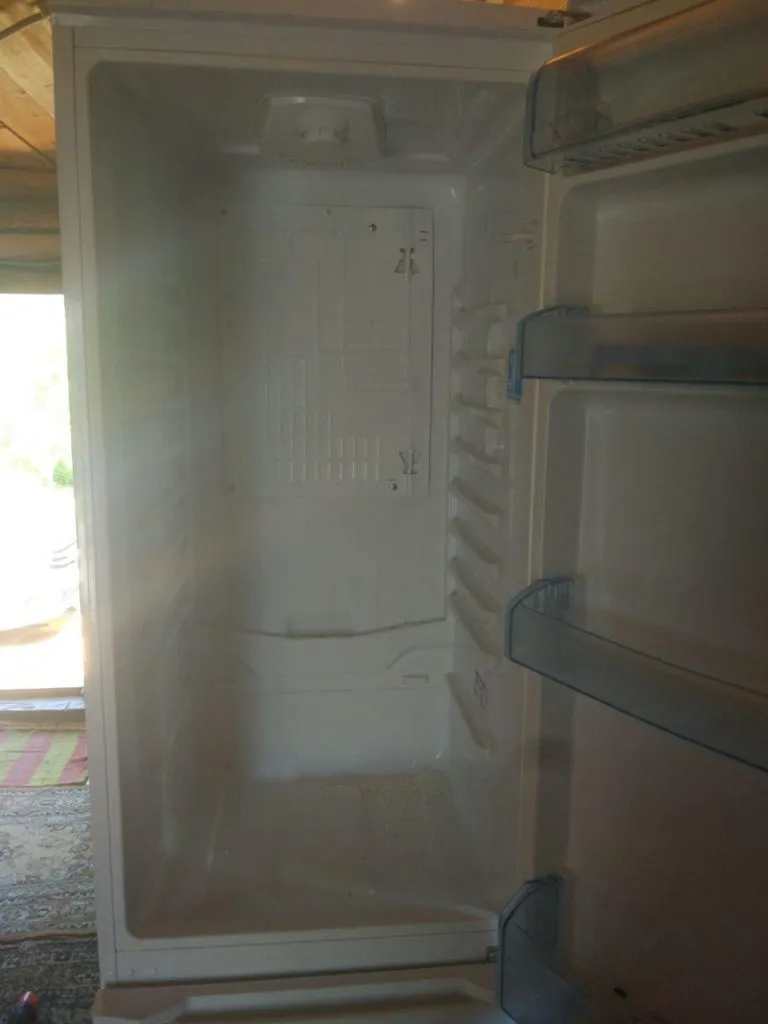 Холодильник включается и сразу выключается: в чем причина, через несколько секунд отключается, часто, почему с щелчком начинает работать, что делать, atlant