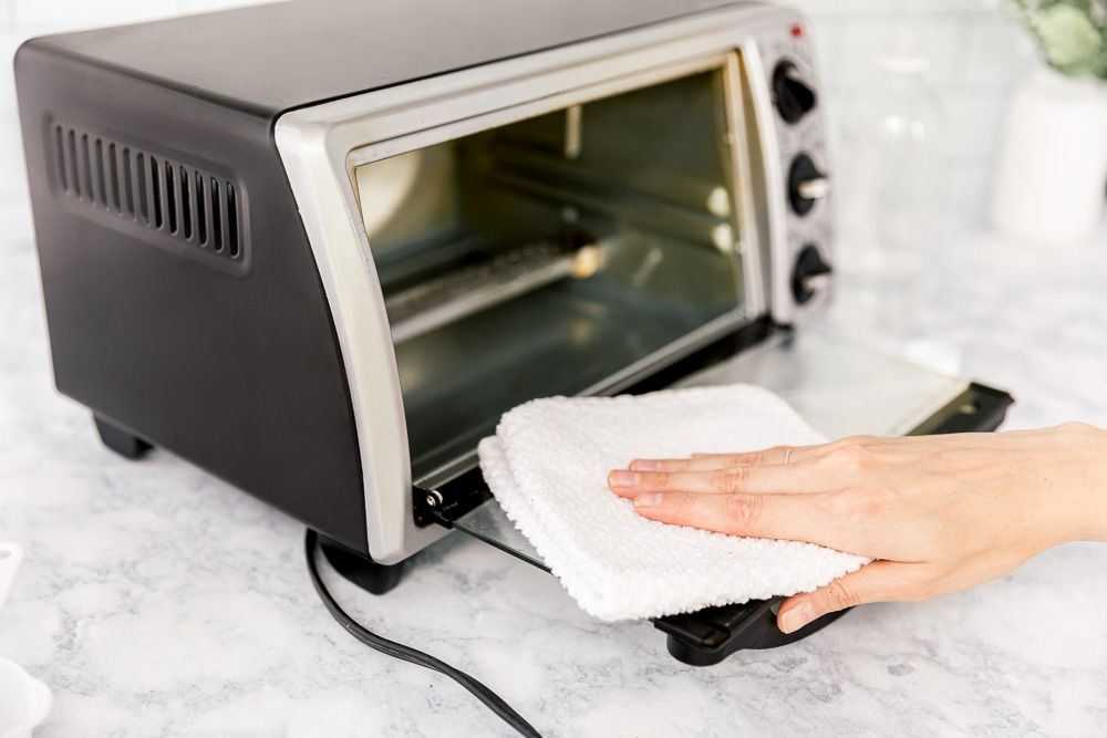 Как почистить тостер внутри от крошек