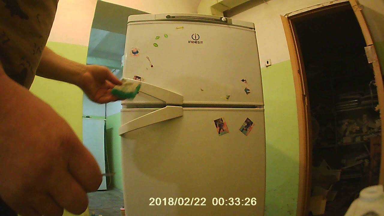 Чем отмыть скотч от холодильника, как снять самоклеющуюся пленку и наклейки