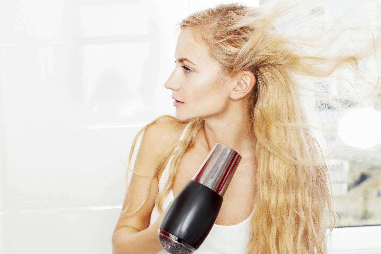 Можно ли сушить волосы феном при себорее