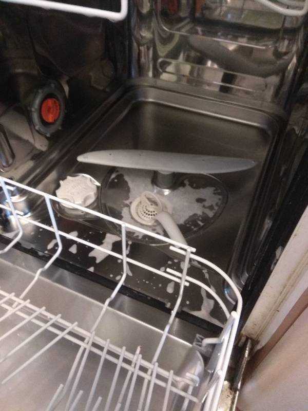 Почему посудомоечная машина не греет воду (посудомойка не нагревает) — причины, бош, электролюкс, ханса, что делать, не сушит, аристон, индезит, канди