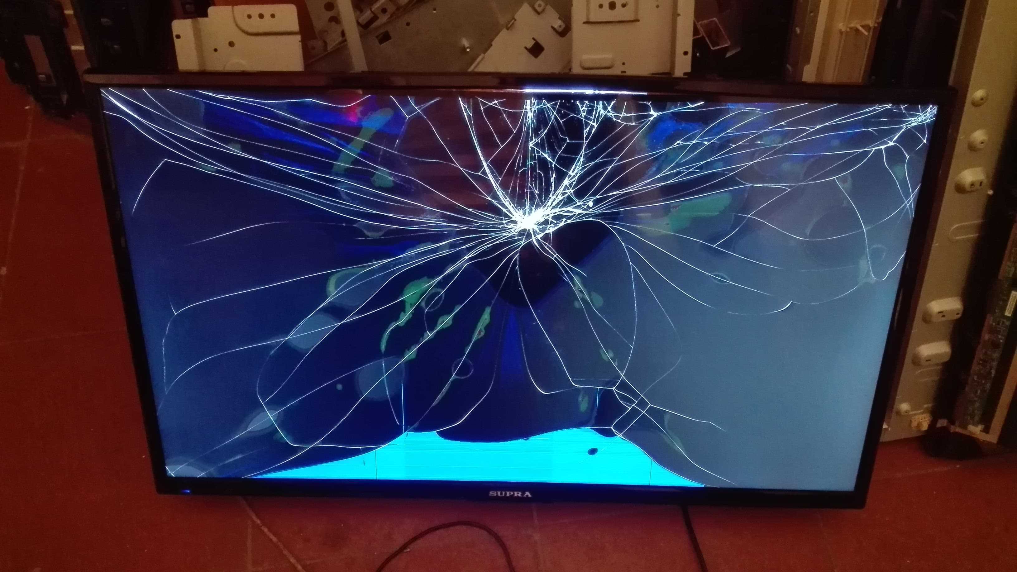Разбит экран жк телевизора - возможен ли ремонт