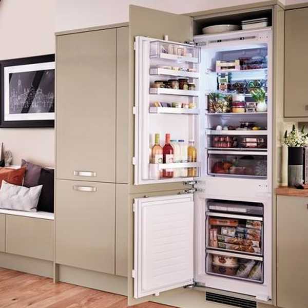 Как встроить холодильник в кухонный гарнитур: можно ли обычный, встраивается в шкаф, сделать встраиваемый своими руками