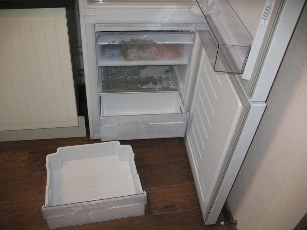 Холодильник не морозит: причины и что делать в этой ситуации