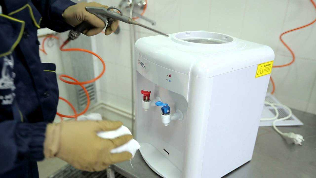 Чистка кулера для воды: как разобрать, почистить от накипи самостоятельно, профессиональная промывка
