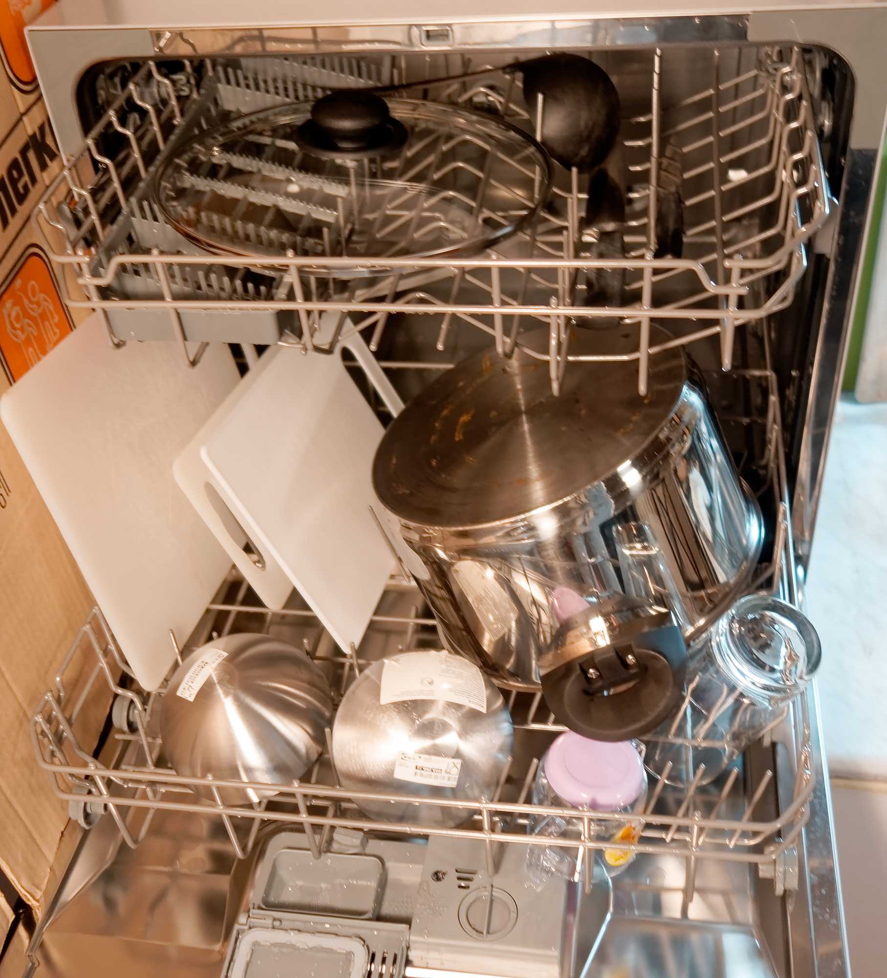 Можно мыть сковороду в посудомойке. Посудомоечная машина Candy CDCP 8/es-07. Посудомойка Канди на 8 комплектов. Candy CDCP 8/es-07 серебристый. Candy CDP 2d1149 x.